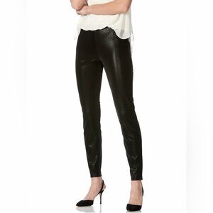 HUE Shiny Black Skinny Pants